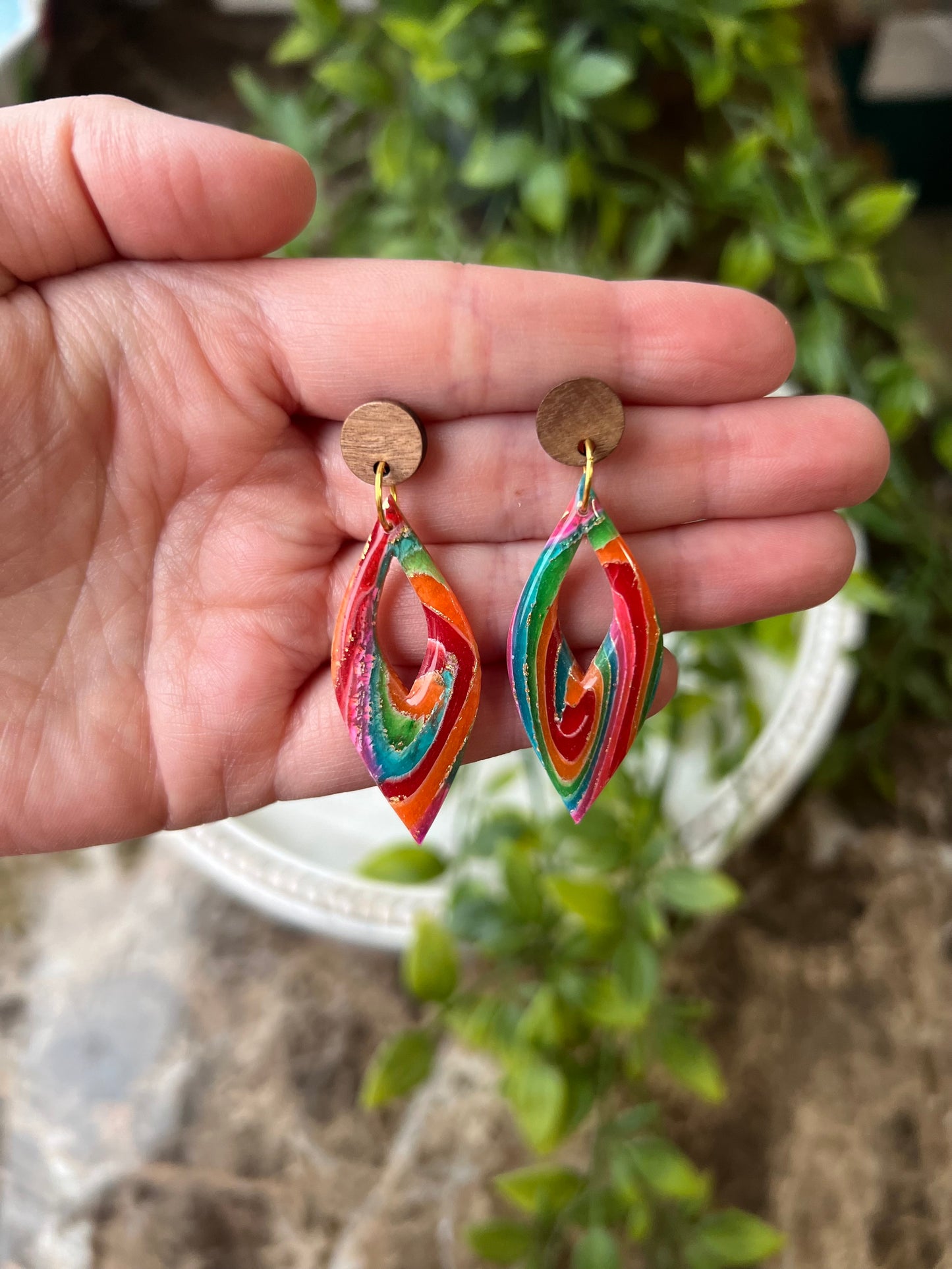 Rainbow Geode, Vera