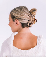 Load image into Gallery viewer, Teleties Open Hair Clip, Blonde Tortoise